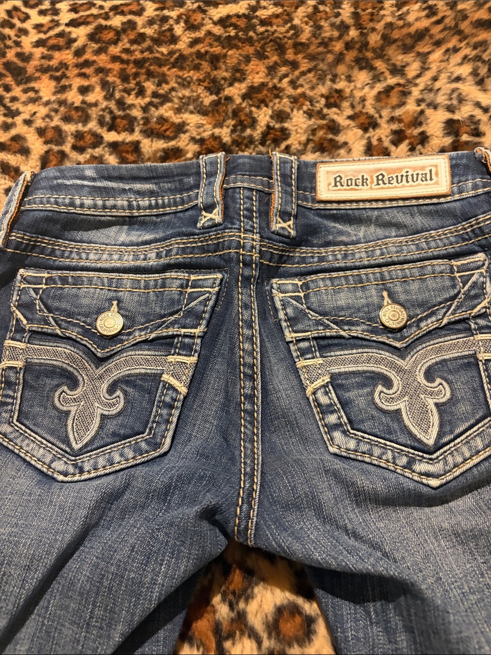 Rock Revival Women's skinny Medium Blue Embroidered Back Pocket Boot Cut Jeans